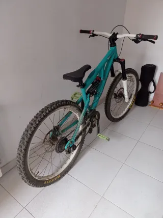 Bicicleta Freeride/DH Commençal furius
