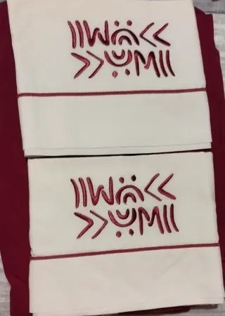 Funda nórdica en beige y burdeos