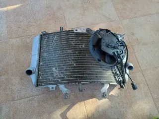 Radiador Suzuki GSXR 1000 K1 K2