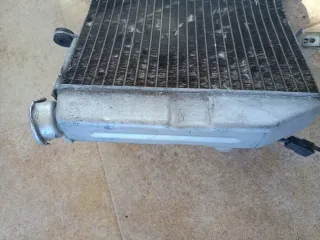 Radiador Suzuki GSXR 1000 K1 K2