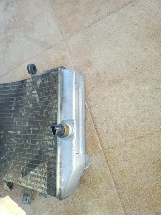 Radiador Suzuki GSXR 1000 K1 K2