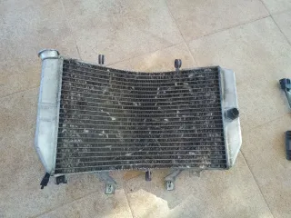 Radiador Suzuki GSXR 1000 K1 K2