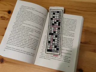 Segnalibro fatto a mano con cruciverba