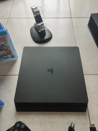 Consola PlayStation 4 Negra + Xbox 360