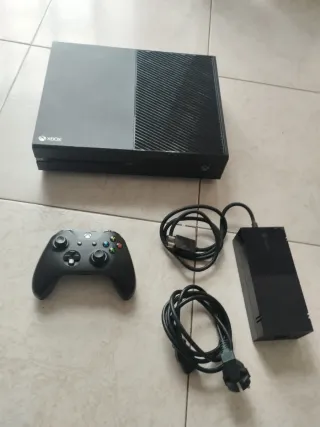 Consola PlayStation 4 Negra + Xbox 360