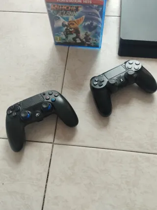 Consola PlayStation 4 Negra + Xbox 360