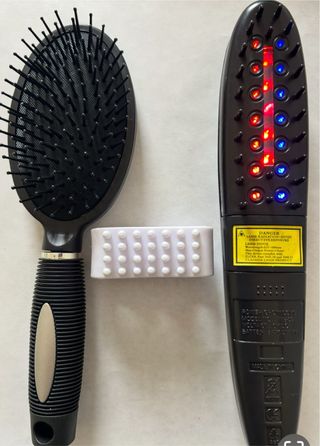 2 Spazzole per capelli, 1 elettrica