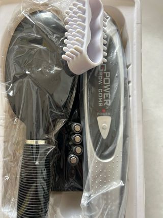 2 Spazzole per capelli, 1 elettrica
