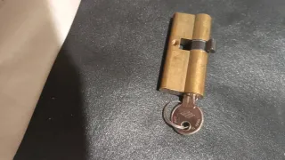 Bombín para cerradura con llave