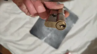 Bombín para cerradura con llave