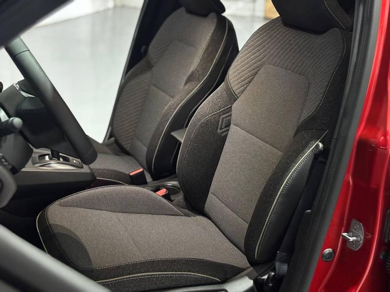 Renault Captur 2025, foto 15