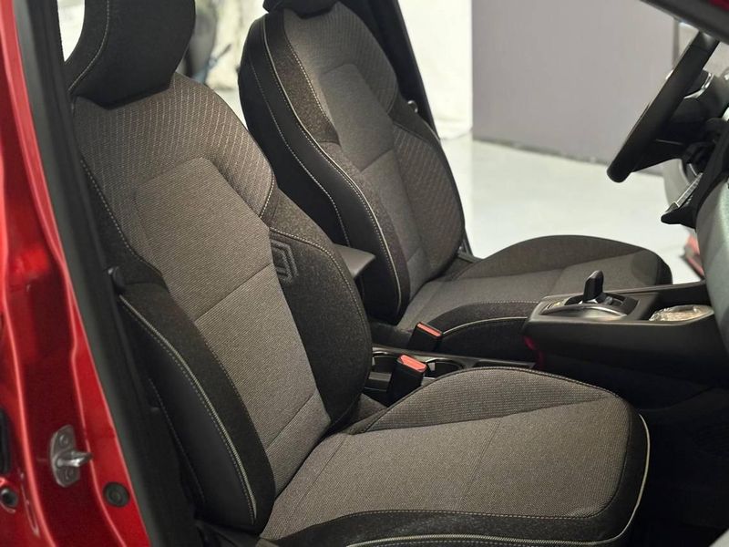 Renault Captur 2025, foto 16