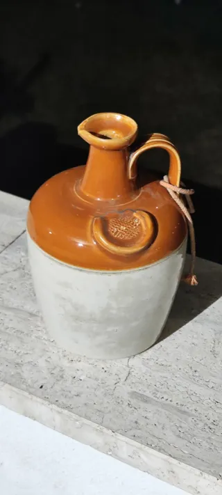 Bottiglia in ceramica terracotta bicolore