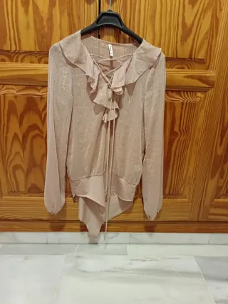 Body Beige y Dorado con Volantes