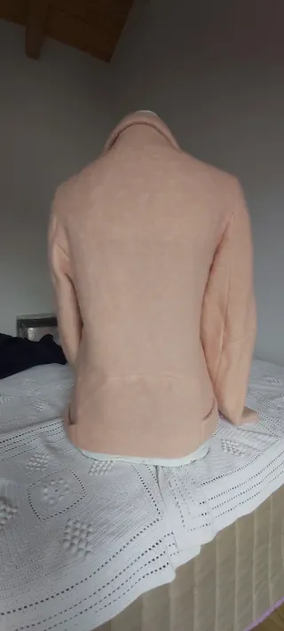 Cazadora Stradivarius rosa