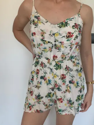 Mono corto Bershka floral