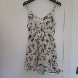 Mono corto Bershka floral