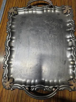 Bandeja decorativa con hojas