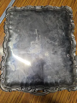 Bandeja decorativa con hojas