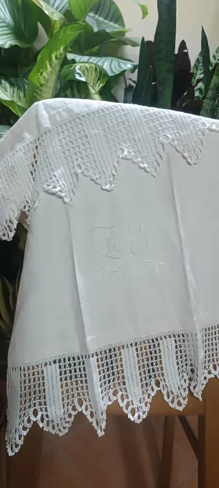 Asciugamano antico fatto a mano con iniziali