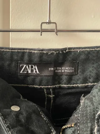 Falda mini efecto piel de serpiente