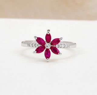 Anillo de Plata con Rubíes Mozambique Flor