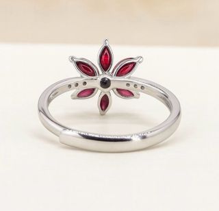 Anillo de Plata con Rubíes Mozambique Flor