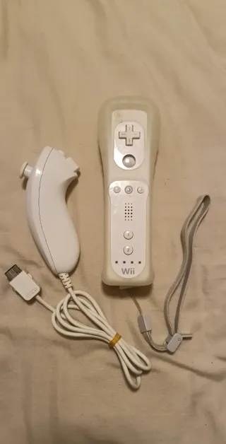 Consola Wii + Mando + Nunchuk + Wii Sports