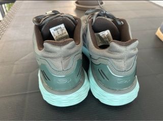 Zapatillas Kalenji grises y verdes