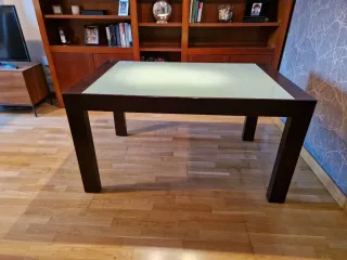 Mesa comedor extensible y 4 sillas