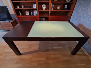 Mesa comedor extensible y 4 sillas