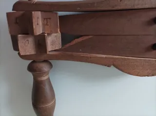 Antico carillon in legno