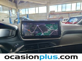 Peugeot 2008 Allure Hybrid eDCS6 100 kW (136 CV)