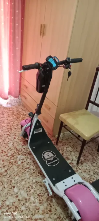 Patín Eléctrico Gran Scooter Rosa