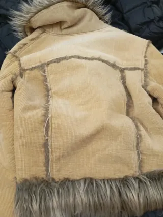 Abrigo negro con cinturón