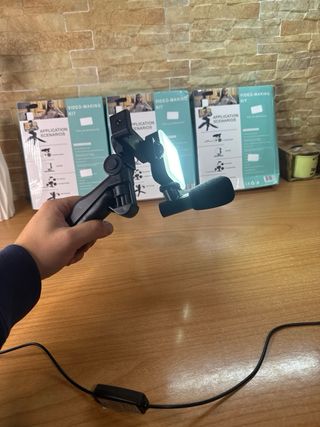 Kit Video Smartphone Treppiede Luce Microfono