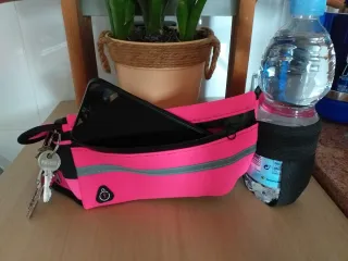 Riñonera deportiva fucsia sin estrenar