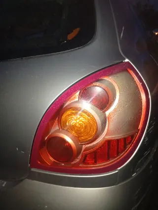 Piloto Trasero Derecho Nissan Almera N16