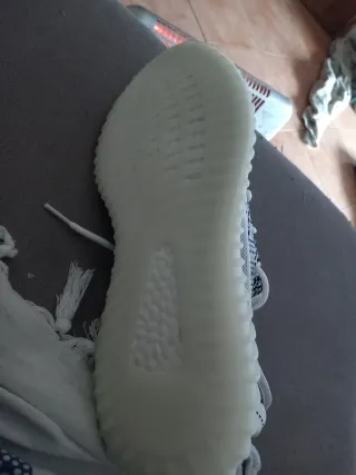 Yeezy Boost 350 V2 Zebra