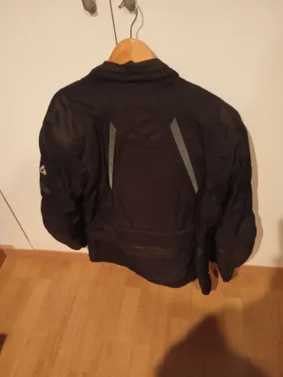 Chaqueta de moto negra