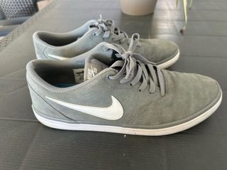 Zapatillas Nike SB grises