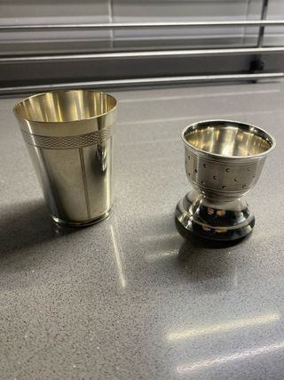 2 cubiletes de estaño