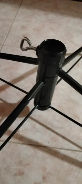 Piede per albero di Natale in metallo nero