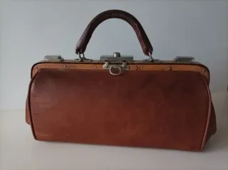 Maletín antiguo barbero cuero marrón