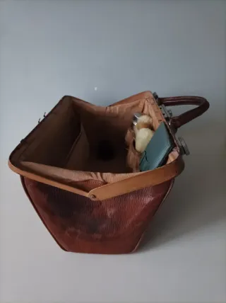 Maletín antiguo barbero cuero marrón