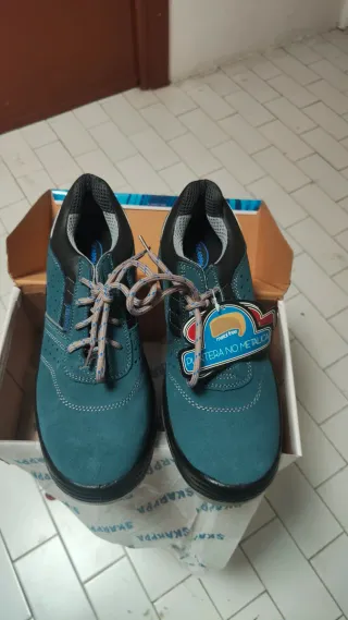 Zapatos de seguridad SKARPA azul y negro