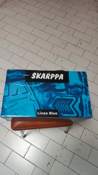 Zapatos de seguridad SKARPA azul y negro