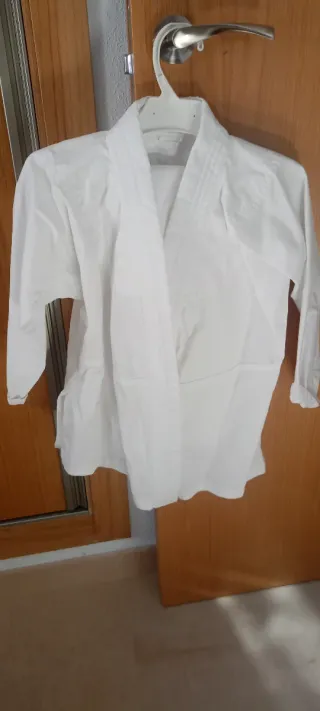 Dogo o traje de taekwondo blanco Talla 3-4 años