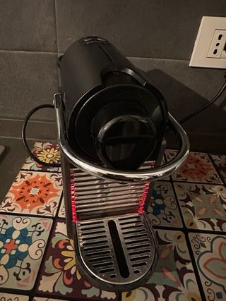 Macchina caffè Nespresso Pixie usata decalcificata