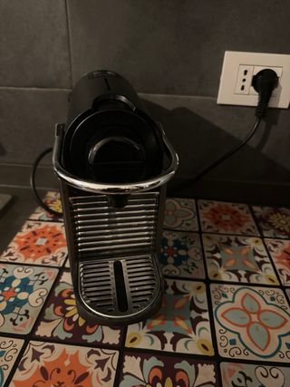 Macchina caffè Nespresso Pixie usata decalcificata